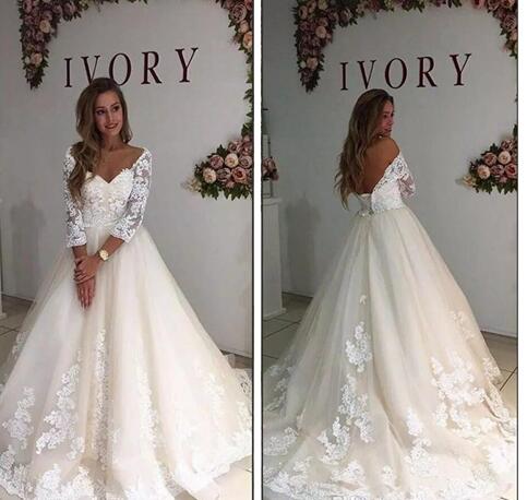 2018 New Quarter A-Line Lace Wedding Dresses V Neck Lace Appliques Bridal Gowns Vestido De Novia Custom Light Champagne Modest Vestidos