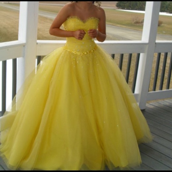 elegant yellow evening gowns